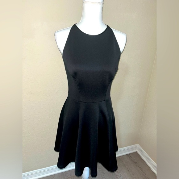 Ted Baker London ‘Preeny’ Scuba Black Dress - Picture 10 of 10